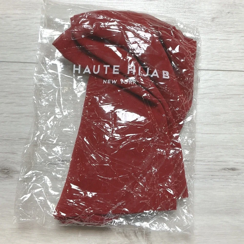 Haute‎ Hijab Hijab Women One Size Cherry New Without Tags